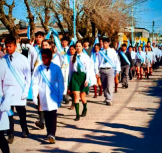 EMOTIVO HOMENAJE A NUESTROS DOCENTES EN EL ACTO CENTRAL POR EL DÍA DEL MAESTRO